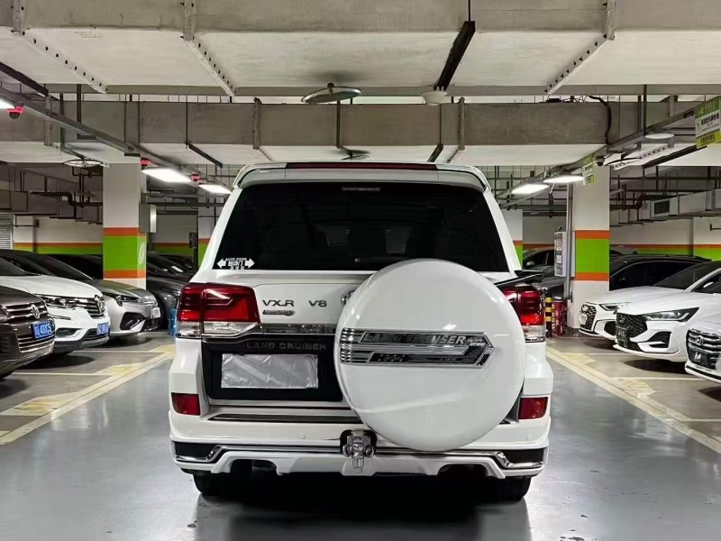 广州16年丰田兰德酷路泽9