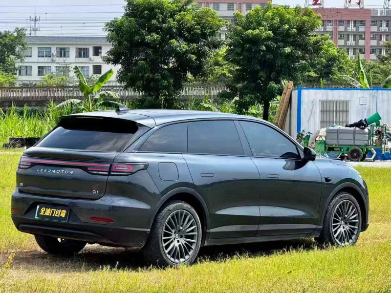 广州23年零跑汽车C114