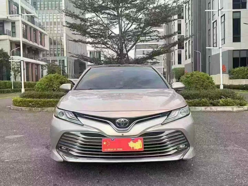 广州19年丰田凯美瑞1