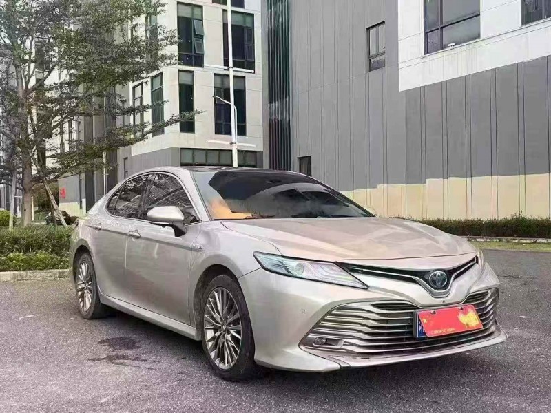 广州19年丰田凯美瑞3