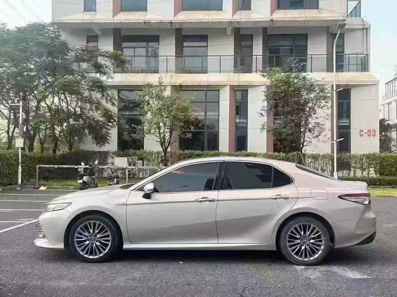 广州19年丰田凯美瑞4