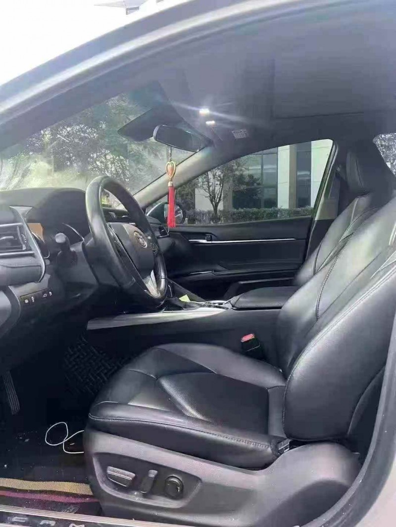 广州19年丰田凯美瑞5