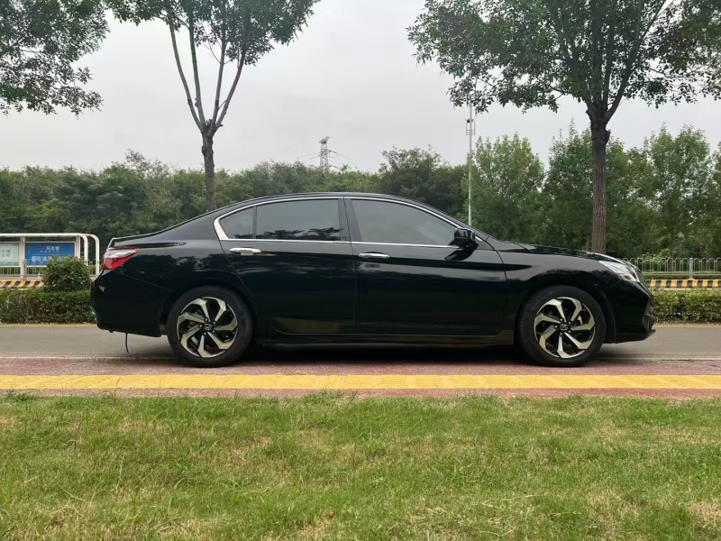 枣庄18年本田雅阁7