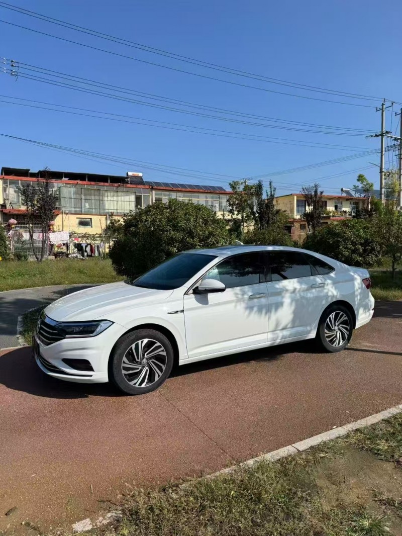 枣庄21年大众速腾2