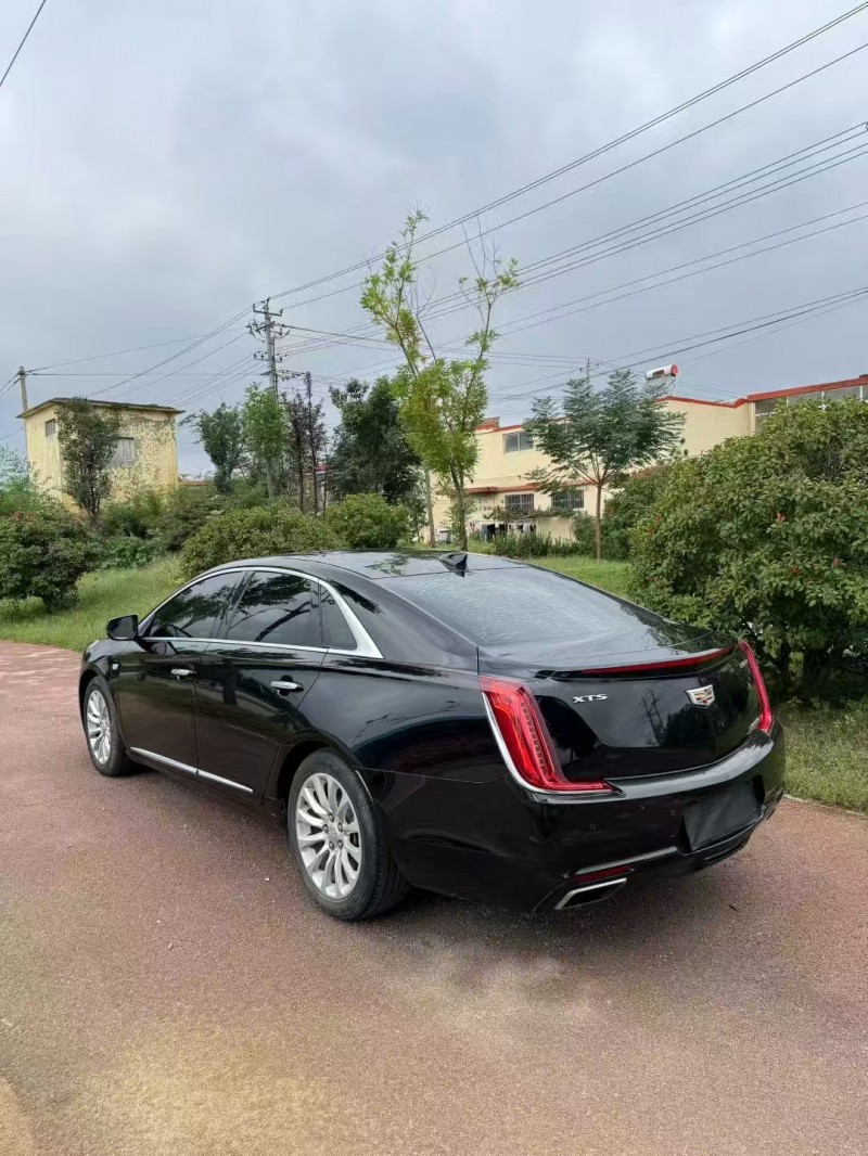 枣庄17年凯迪拉克XTS7