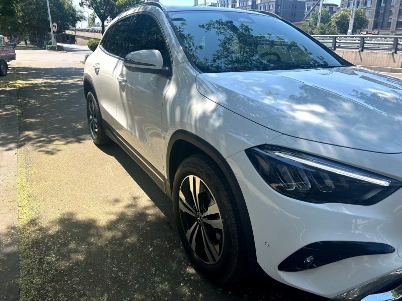 太原24年奔驰GLA5