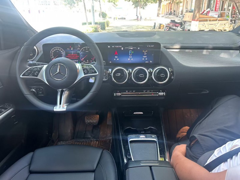 太原24年奔驰GLA6