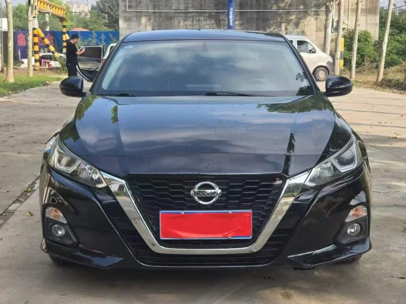 郑州22年日产天籁1