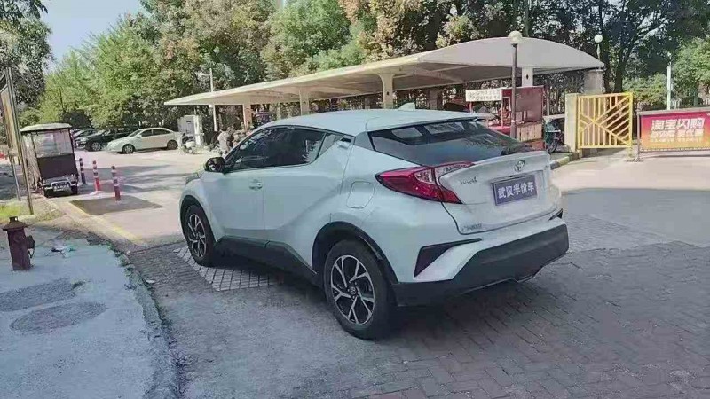 荆门21年丰田CHR4