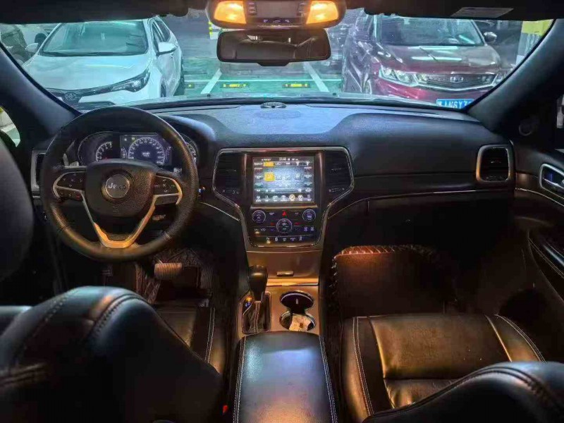 宜昌16年Jeep大切诺基4