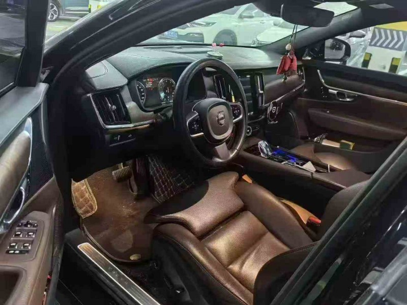 鄂州21年沃尔沃S904