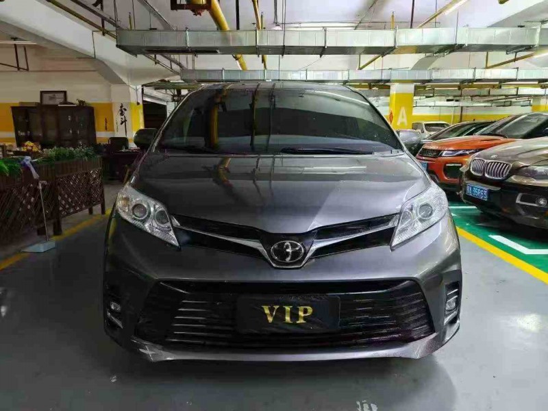 鄂州20年丰田塞纳1