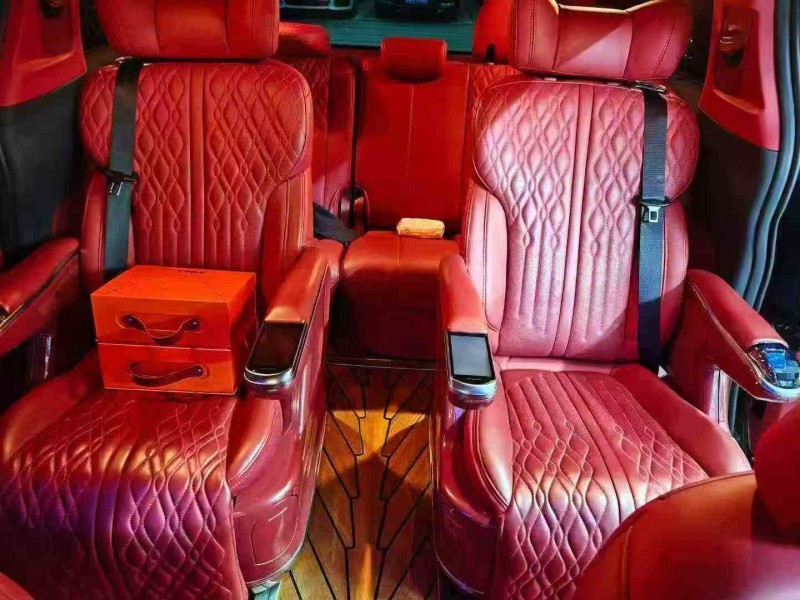 鄂州20年丰田塞纳7