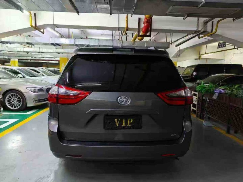 鄂州20年丰田塞纳9