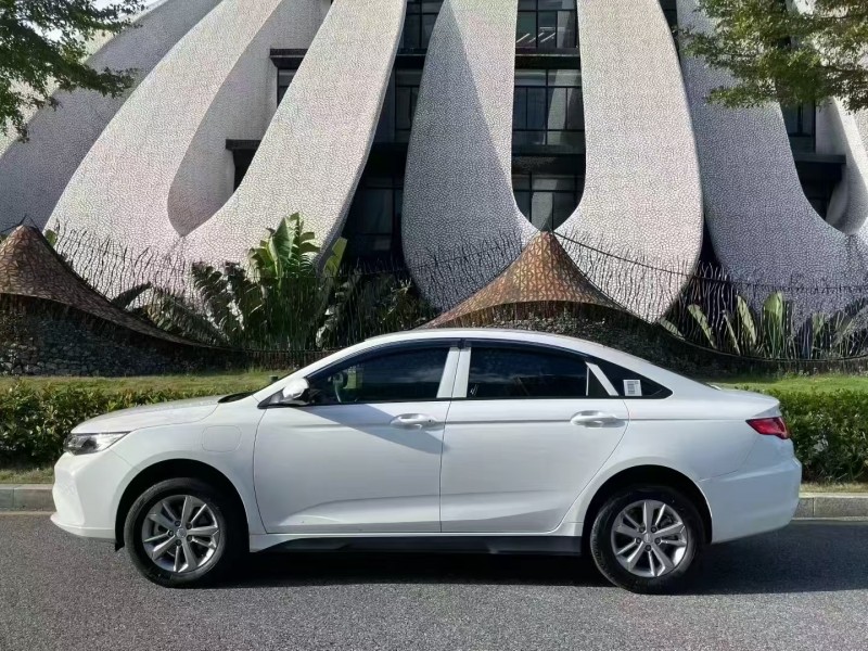 深圳24年吉利帝豪8