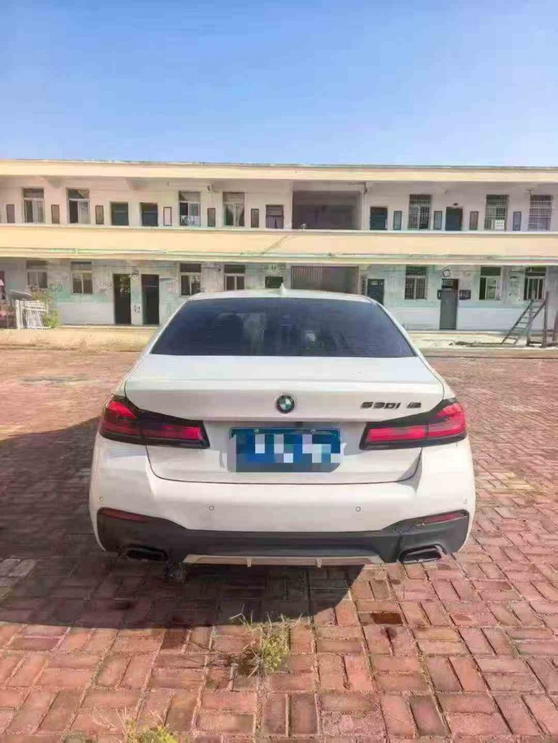 新余23年宝马5系9