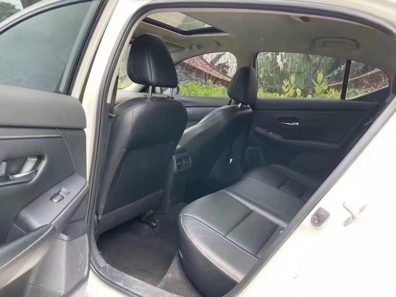 深圳22年日产轩逸5