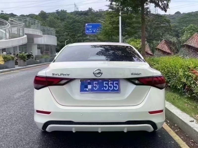 深圳22年日产轩逸9