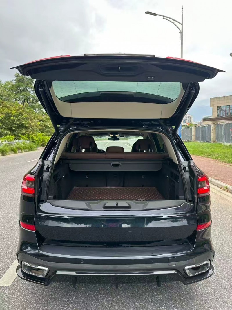 广州21年宝马X58