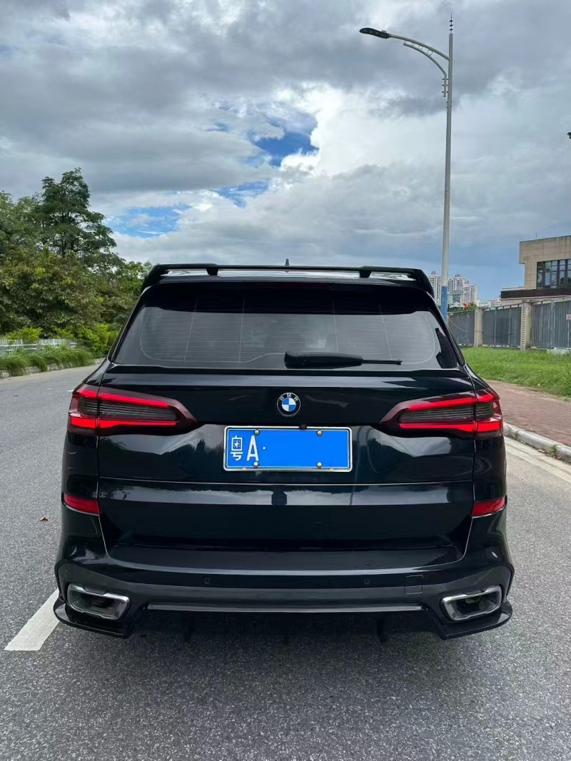 广州21年宝马X59