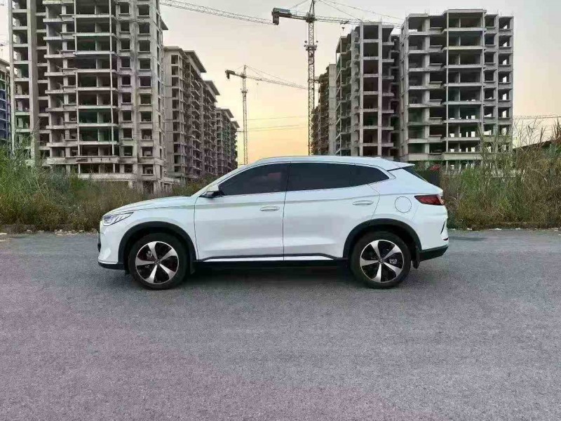 桂林23年比亚迪宋5