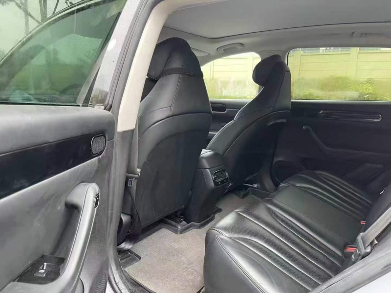 郑州21年零跑汽车C117