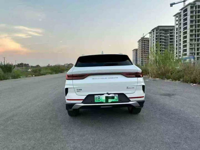 桂林23年比亚迪宋8