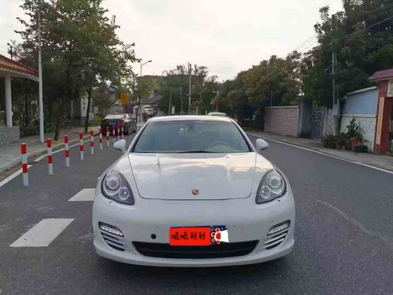 珠海11年保时捷帕拉梅拉1