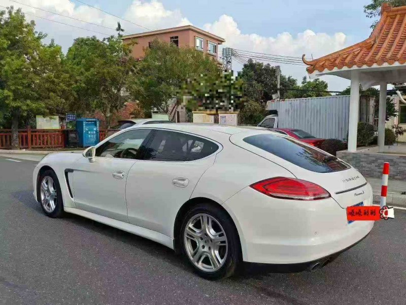 珠海11年保时捷帕拉梅拉8