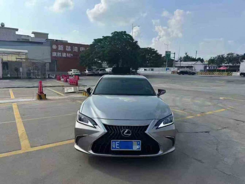 汕头23年雷克萨斯ES1