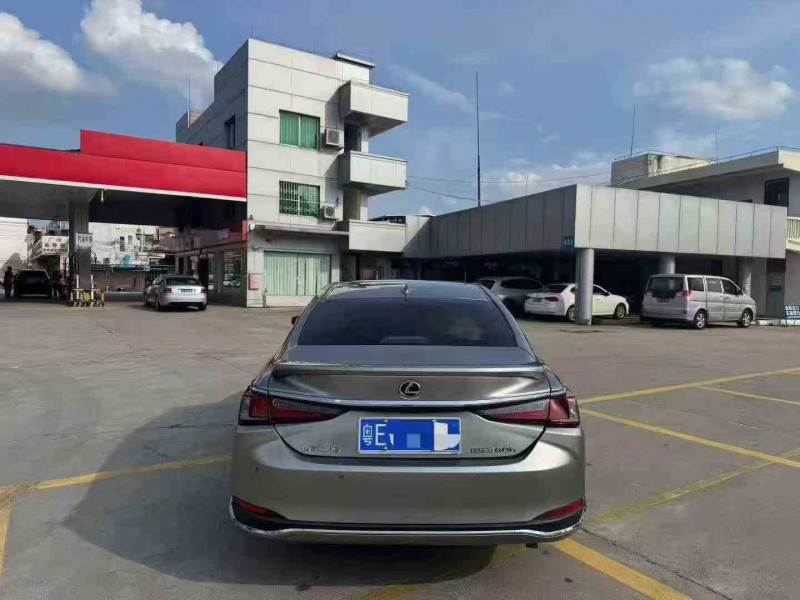 汕头23年雷克萨斯ES9