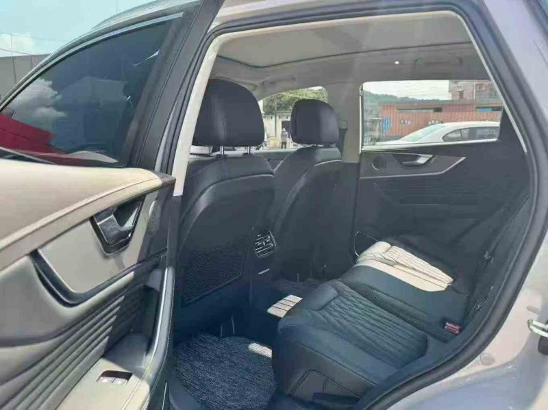 深圳23年红旗HS54