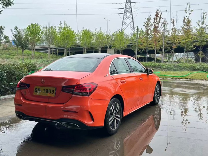 济南19年奔驰A8