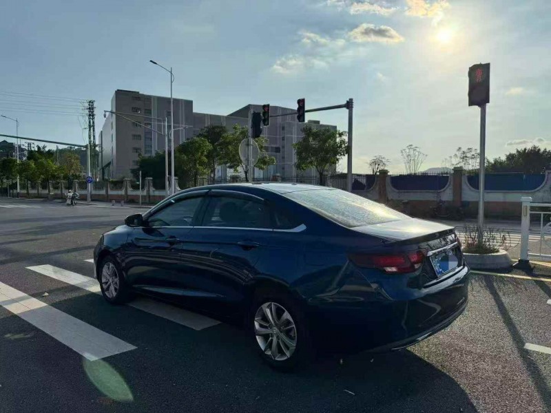 汕头21年吉利帝豪7