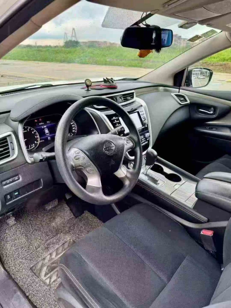 珠海18年日产楼兰7