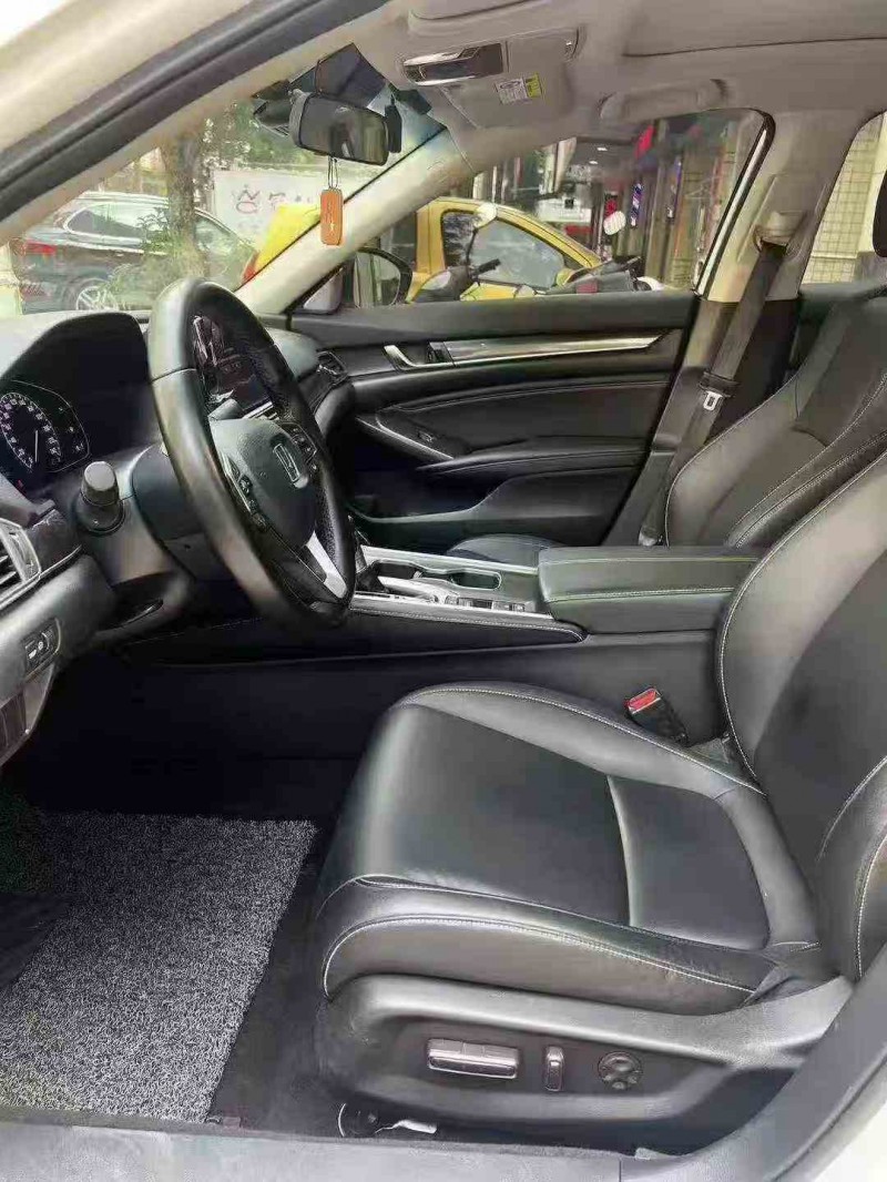 珠海22年本田雅阁6