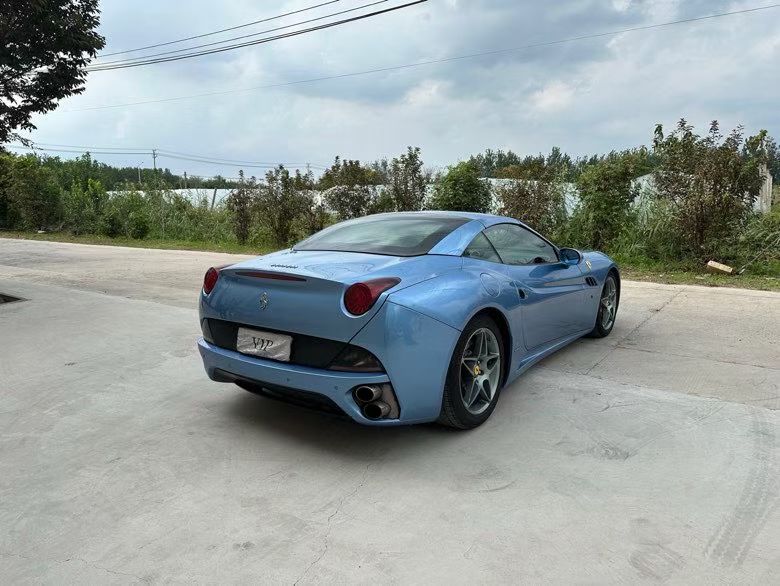 徐州13年法拉利California4