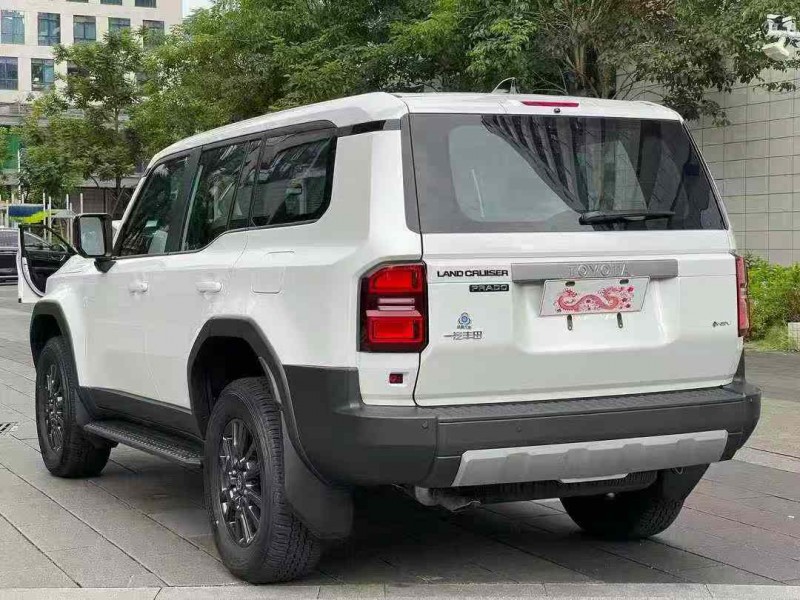 佛山25年丰田普拉多8