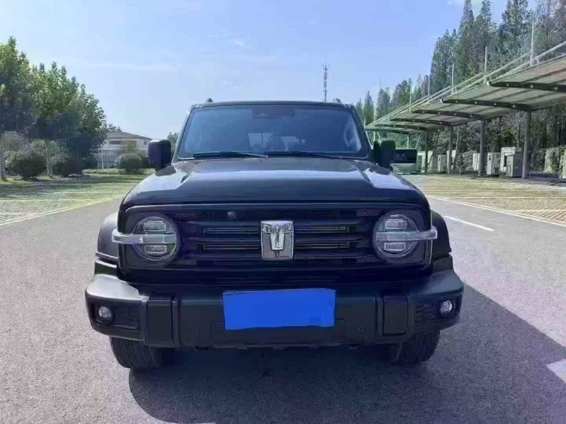 南通25年长城汽车坦克1