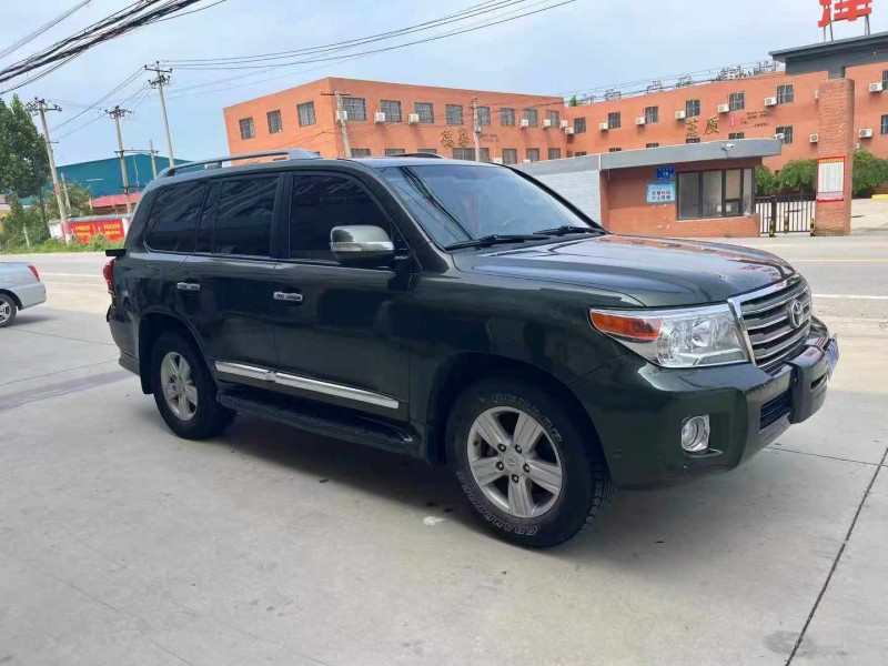 保定13年丰田兰德酷路泽5