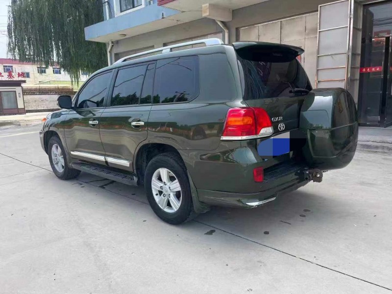 保定13年丰田兰德酷路泽7