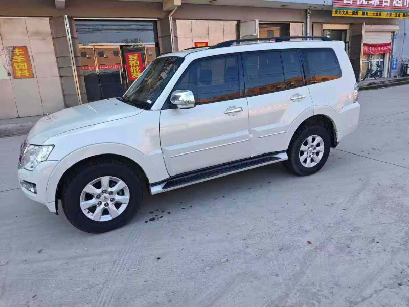 保定20年三菱帕杰罗2