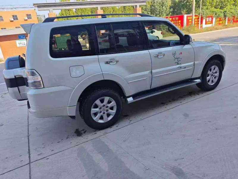 保定20年三菱帕杰罗4