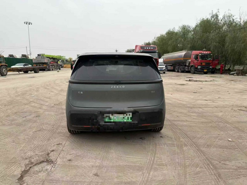 济南24年极氪汽车X7