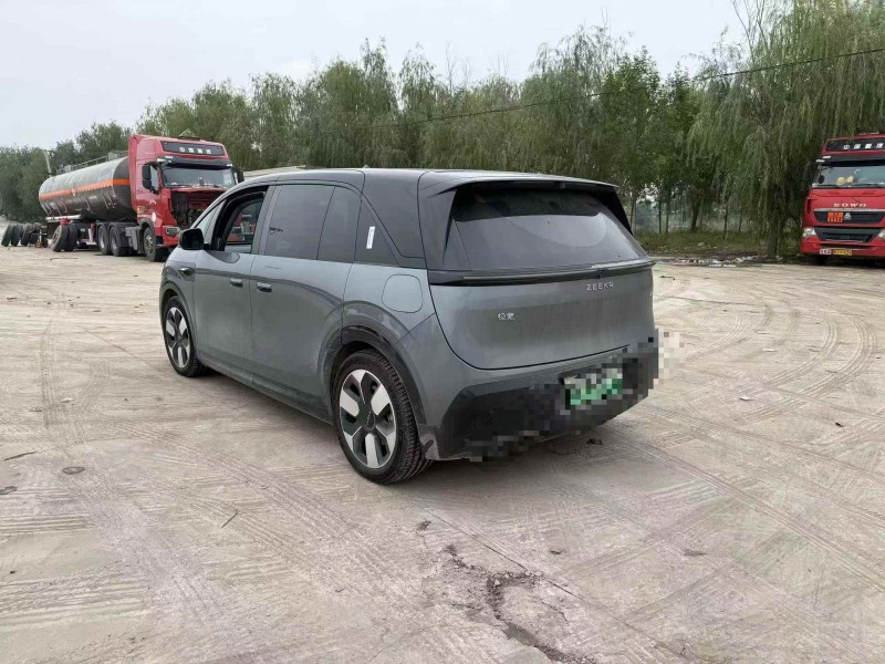 济南24年极氪汽车X8