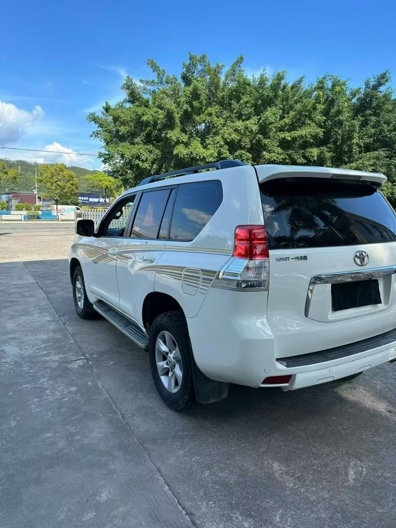 厦门13年丰田普拉多5