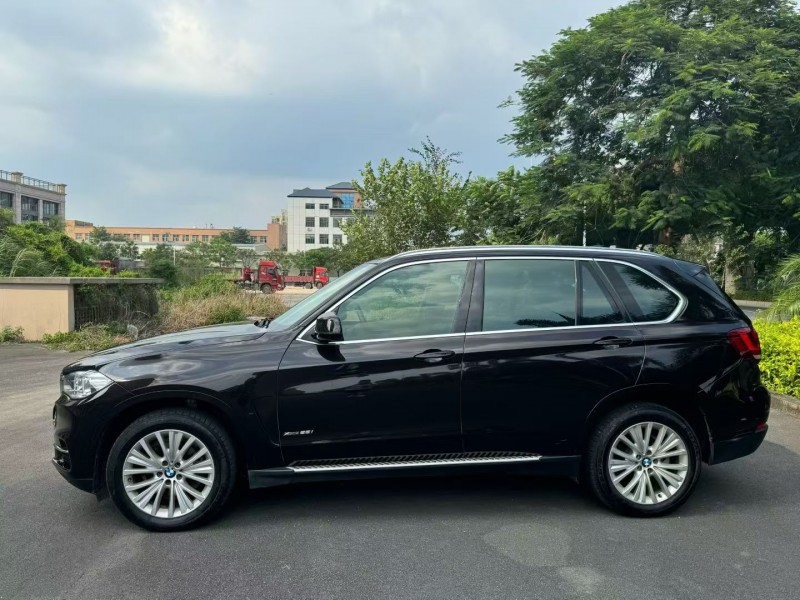 厦门17年宝马X56