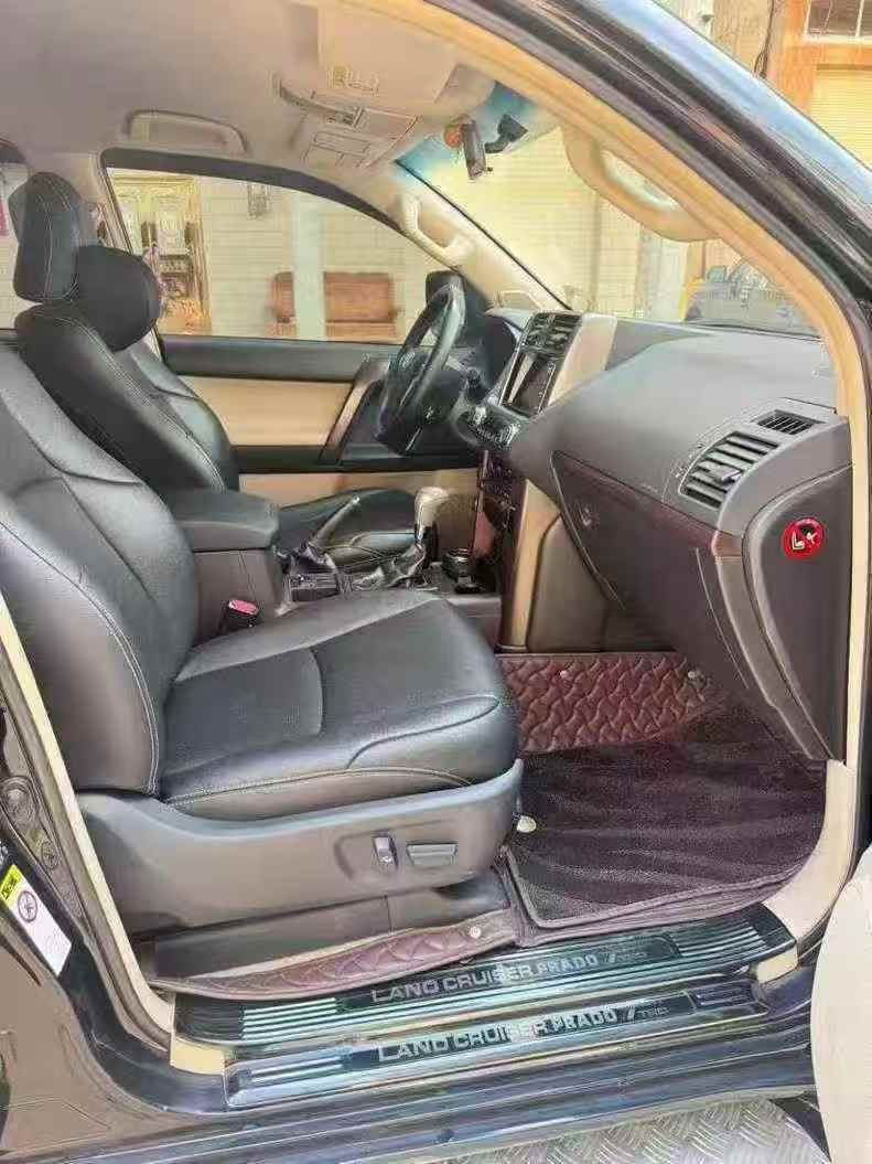 桂林12年丰田普拉多7