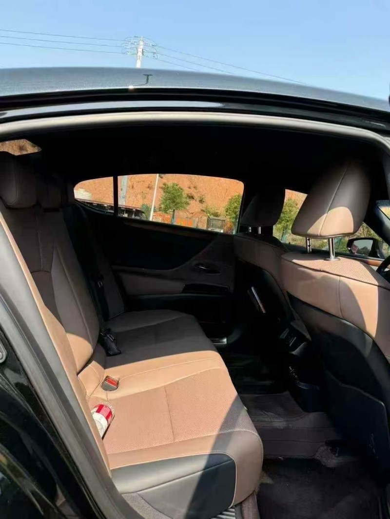 湘潭24年雷克萨斯ES5