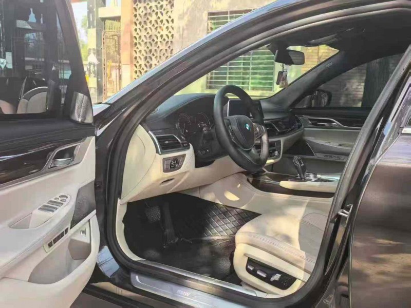 保定15年宝马7系6